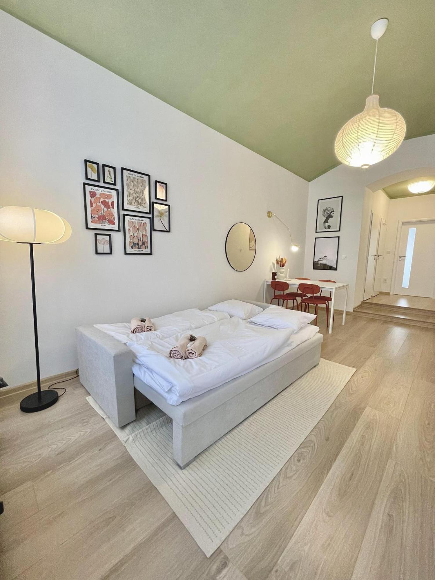 Cozy, Natural Ground Base Apartment, Appartamento