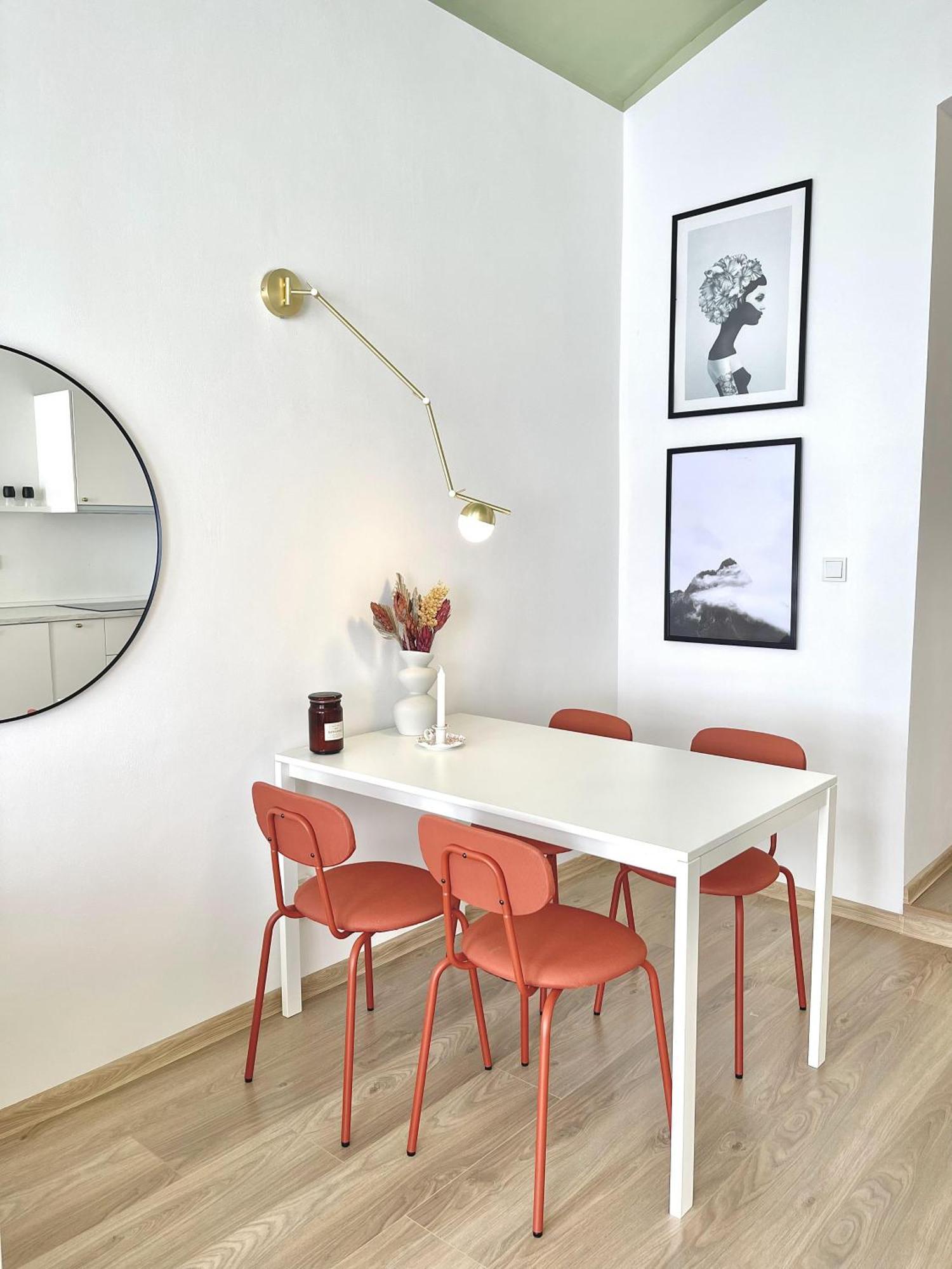 Cozy, Natural Ground Base Apartment, Appartamento Praga