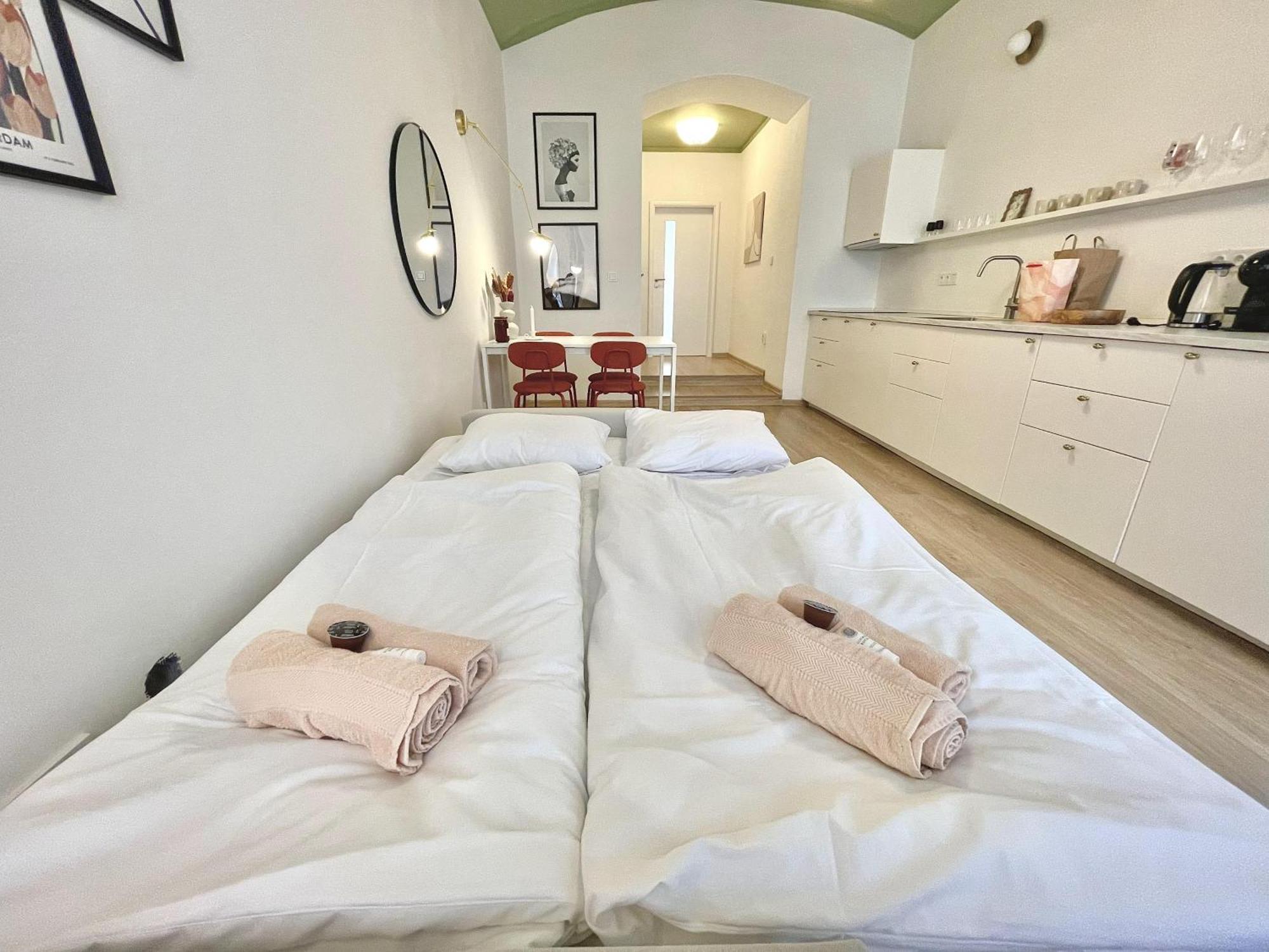 Cozy, Natural Ground Base Apartment,